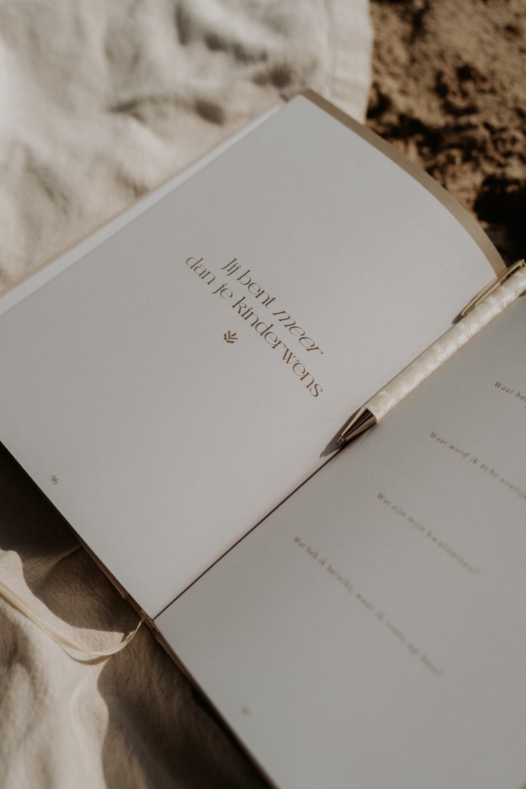 Spread met 'Welkom in jouw boek' in handgeschreven script